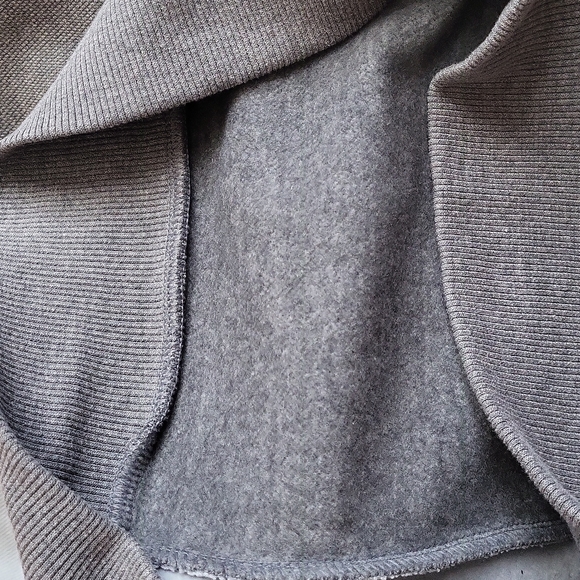 Nwt Under Armour sweatshirt - Picture 6 of 6